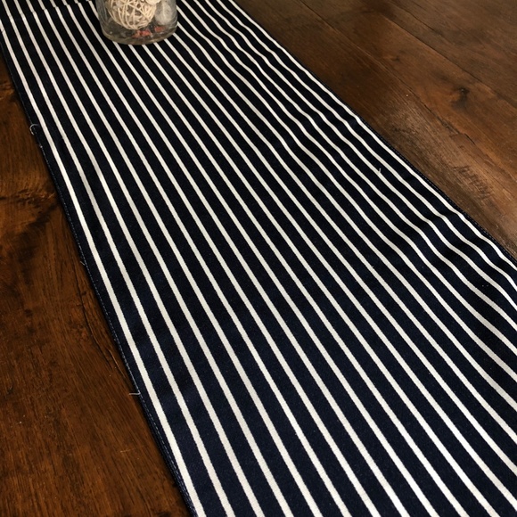 Navy table runner - Picture 2 of 2